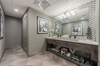 2850 NE Kendallwood Pky, Kansas City, MO à vendre Photo du bâtiment- Image 1 de 9