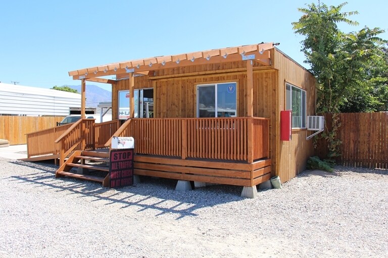 26068 5th St, San Bernardino, CA à vendre - Photo du bâtiment - Image 2 de 7