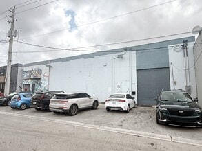 870 W 25th St, Hialeah, FL for lease Interior Photo- Image 2 of 7