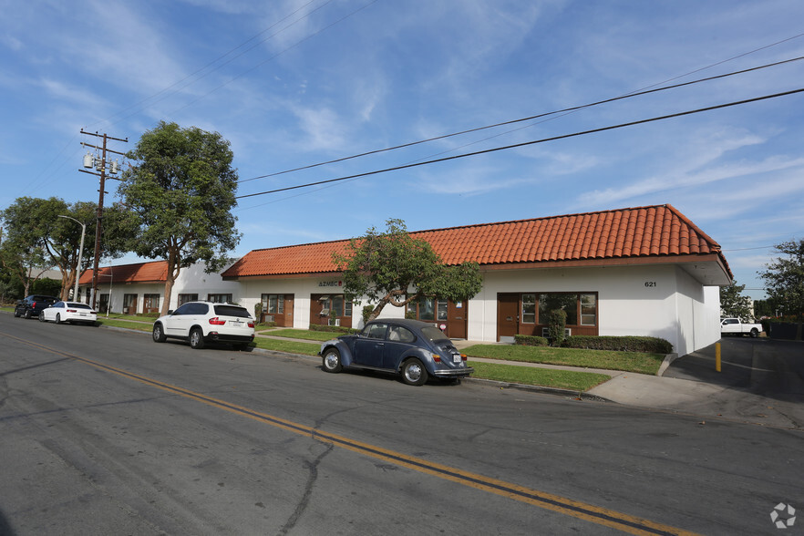 621 S B St, Tustin, CA for lease - Building Photo - Image 2 of 22