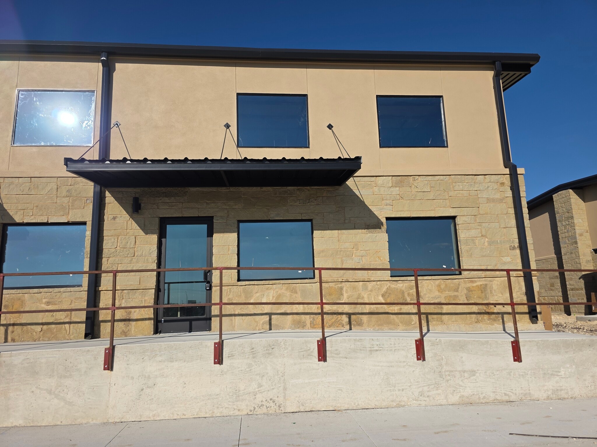 401 S Chitalpa St, Leander, TX for lease Interior Photo- Image 1 of 21