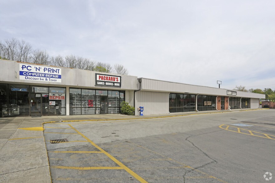 216-246 S Illinois Ave, Oak Ridge, TN à vendre - Photo du bâtiment - Image 1 de 6