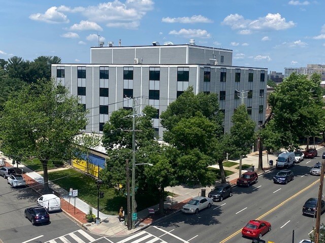 5100 Wisconsin Ave NW, Washington, DC à louer - Photo principale - Image 2 de 7