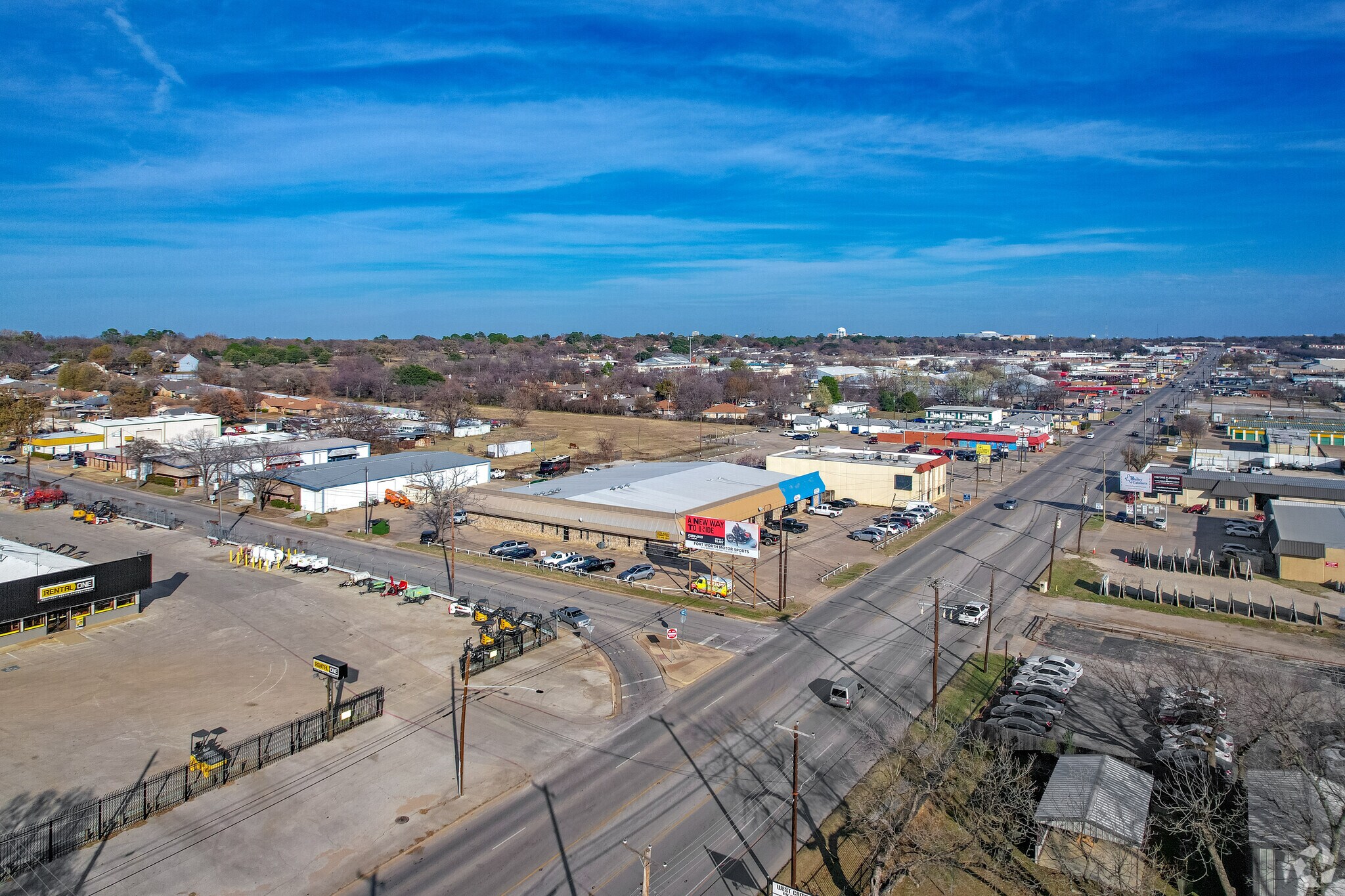 2821 W Division St, Arlington, TX à louer Aérien- Image 1 de 12