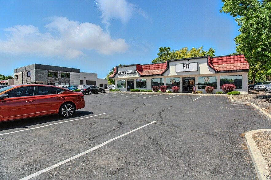 6980-6990 W Overland Rd, Boise, ID à louer - Photo du bâtiment - Image 3 de 9