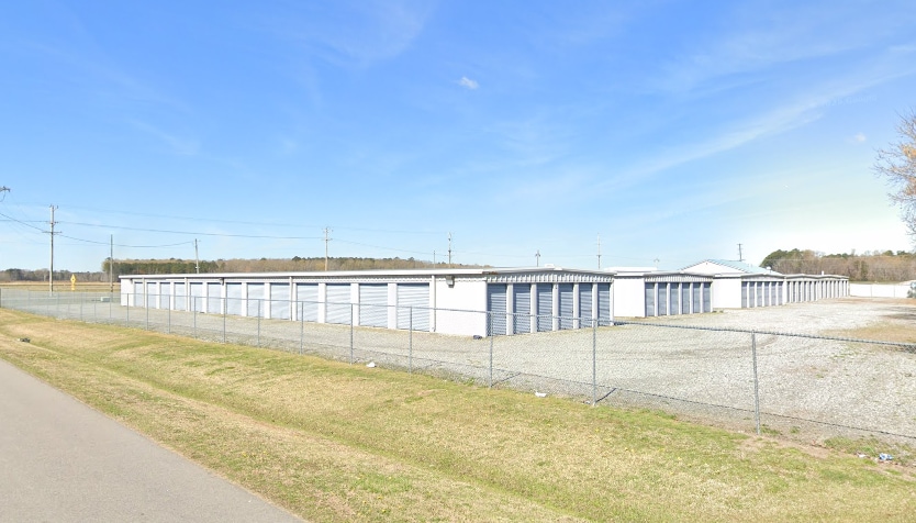 About That Space Storage Portfolio portfolio of 3 properties for sale on LoopNet.ca - Building Photo - Image 3 of 8