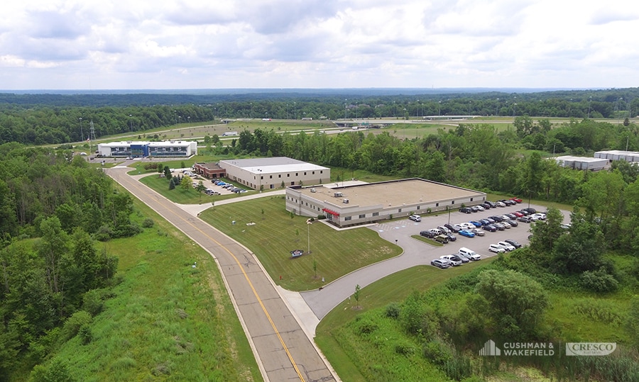 Timberlake Business Park portefeuille de 6 propriétés à vendre sur LoopNet.ca - Photo du bâtiment - Image 2 de 7