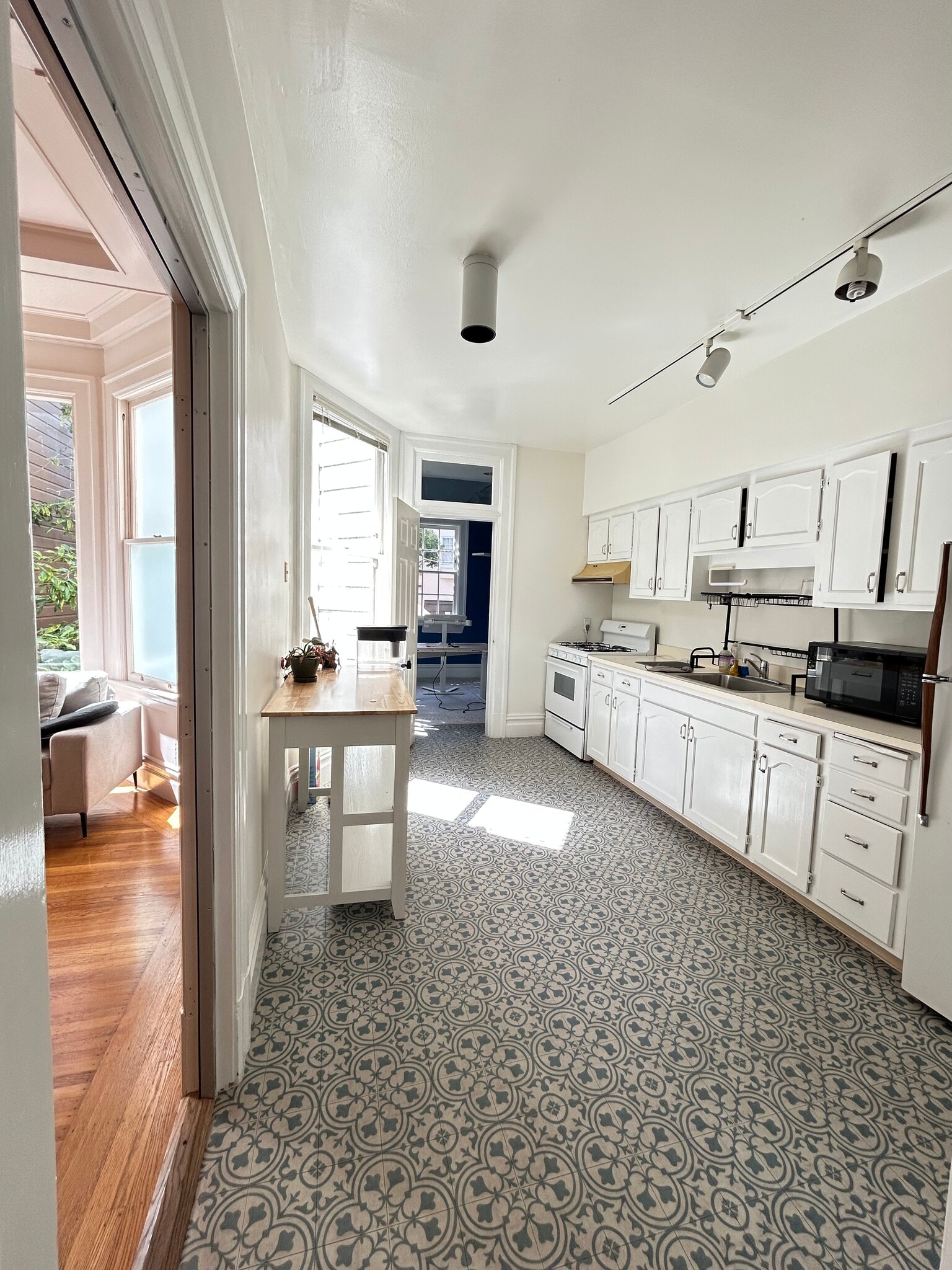 257 Oak St, San Francisco, CA for lease Interior Photo- Image 1 of 5