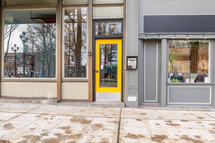 321 3rd Ave S, Seattle, WA à louer - Photo du bâtiment - Image 3 de 4