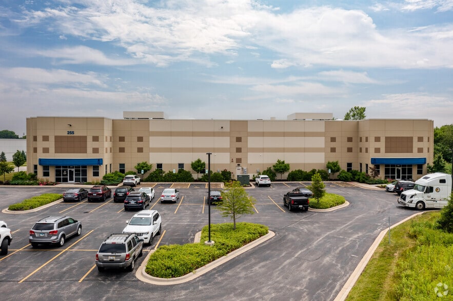 255 Madsen Dr, Bloomingdale, IL for lease - Building Photo - Image 2 of 8