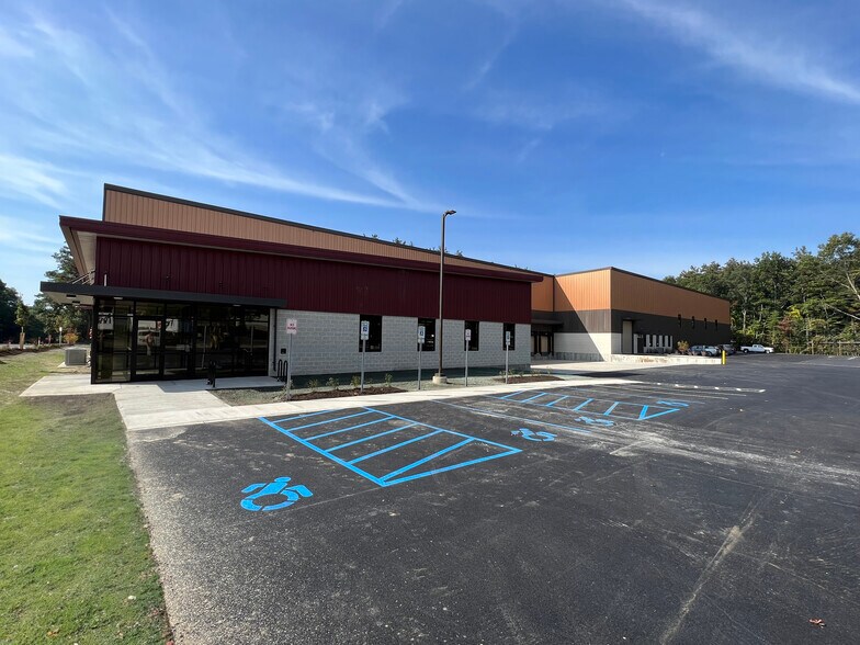 42 Corporate Circle, Albany, NY à louer - Photo du bâtiment - Image 2 de 9