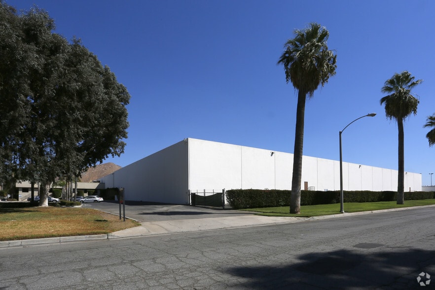 1400 Marlborough Ave, Riverside, CA for sale - Primary Photo - Image 1 of 3