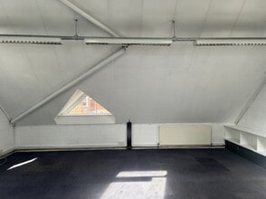 Tanners Ct, Brockham for lease Interior Photo- Image 2 of 5