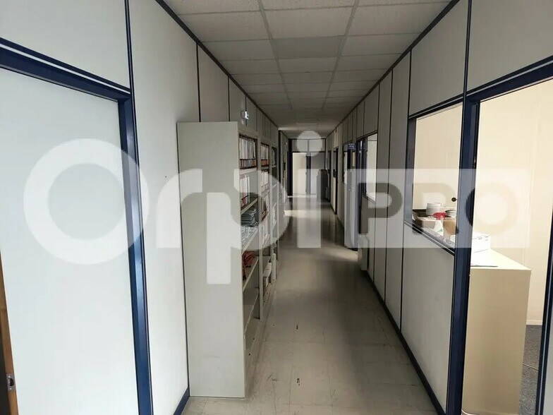 Office in Reims for lease - Interior Photo - Image 1 of 4