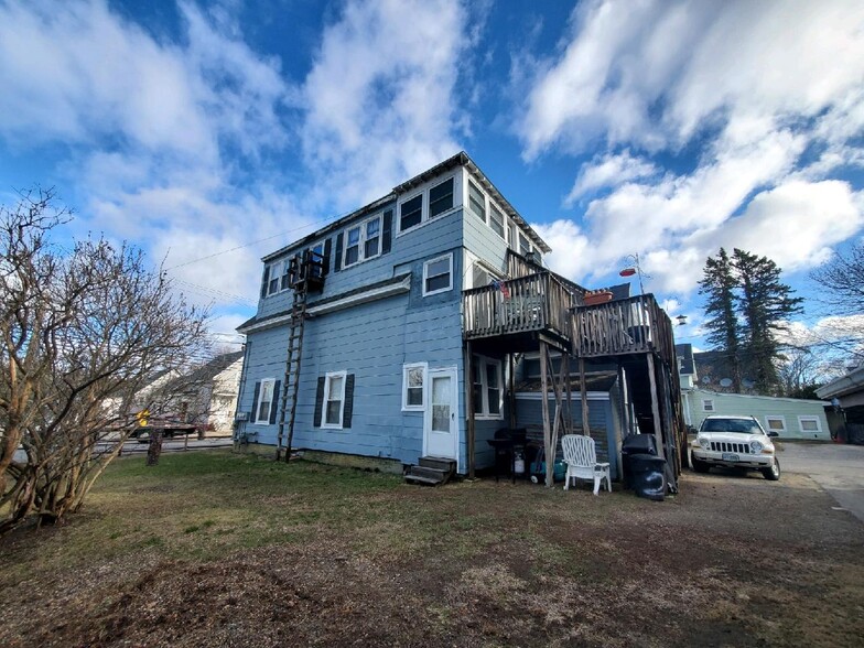 268 Court St, Laconia, NH à vendre - Photo principale - Image 1 de 1