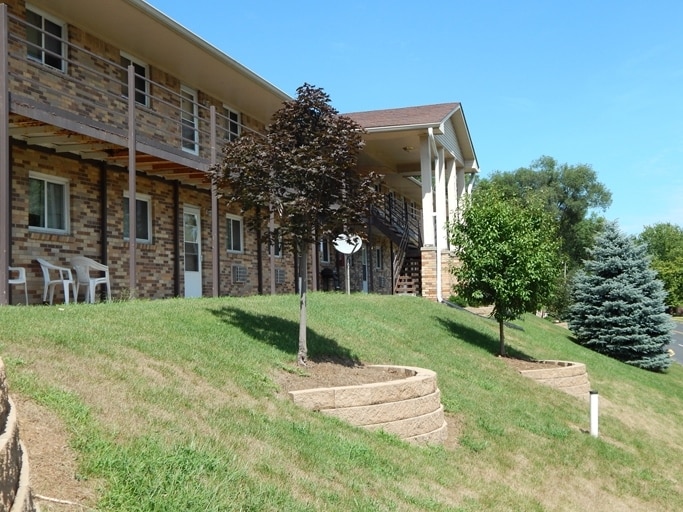850 First Ave, Clinton, IA à vendre - Photo du bâtiment - Image 3 de 33