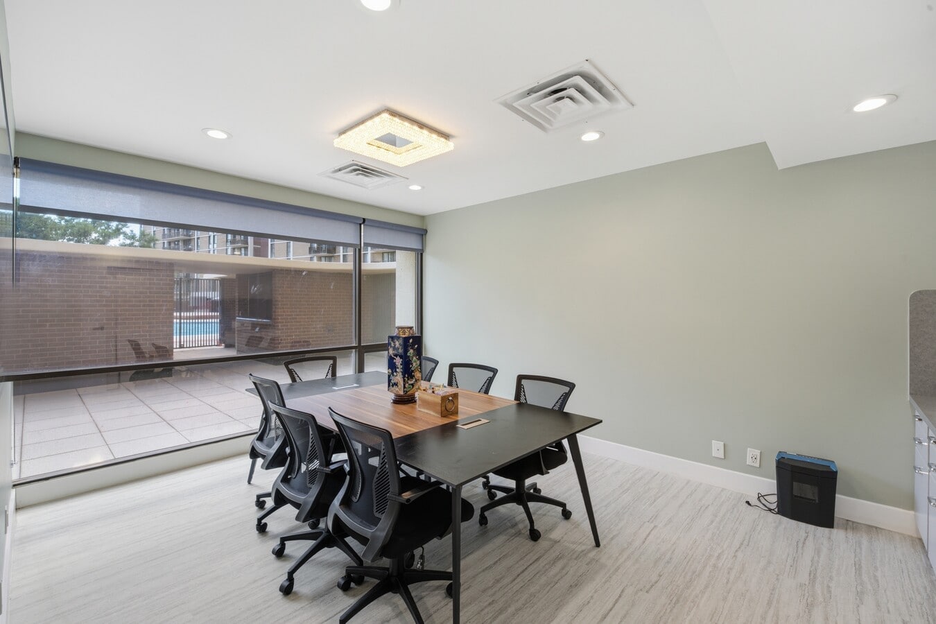 6800 Fleetwood Rd, McLean, VA 22101 - Unit 102 -  - Interior Photo - Image 1 of 14