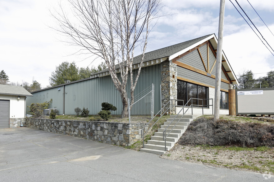 2130 US Highway 70, Swannanoa, NC for lease - Primary Photo - Image 1 of 4