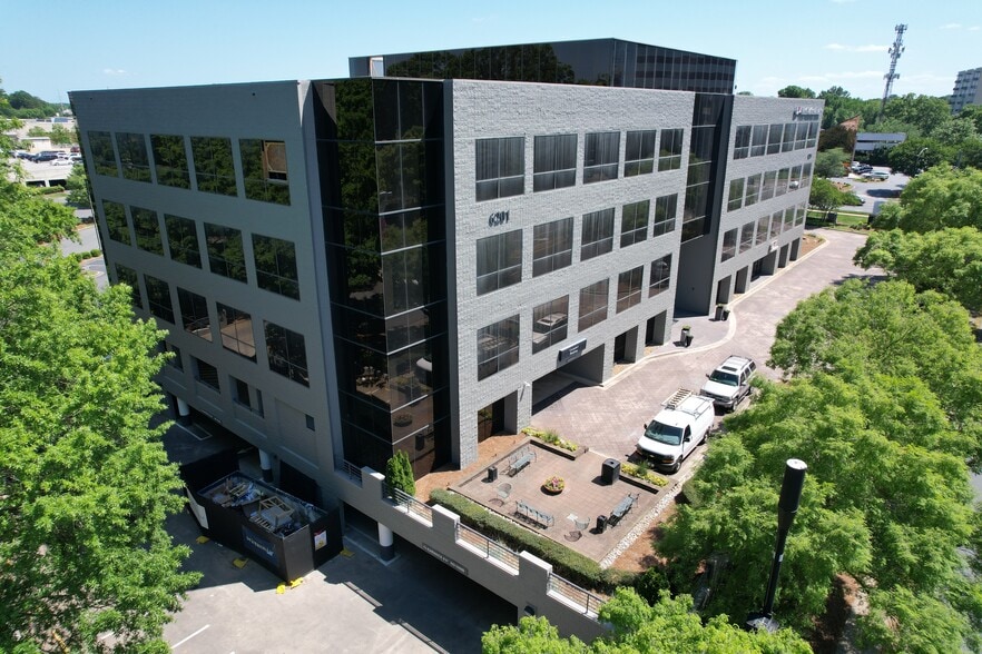 6201 Fairview Rd, Charlotte, NC for lease - Building Photo - Image 1 of 9