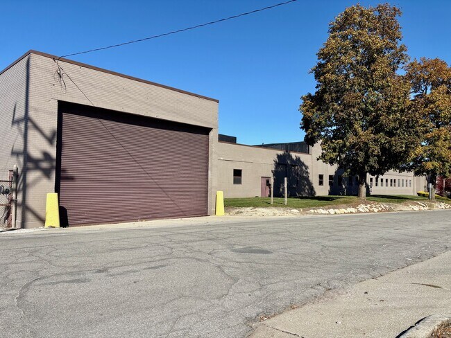 Plus de détails pour 239 Factory St, La Porte, IN - Industriel à louer