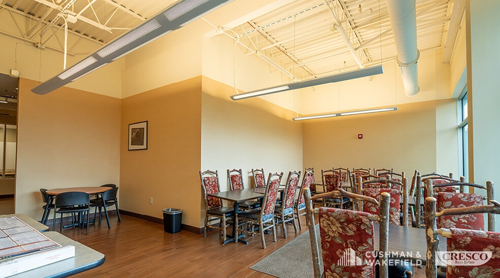 8948 Canyon Falls Blvd, Twinsburg, OH for lease - Building Photo - Image 3 of 8