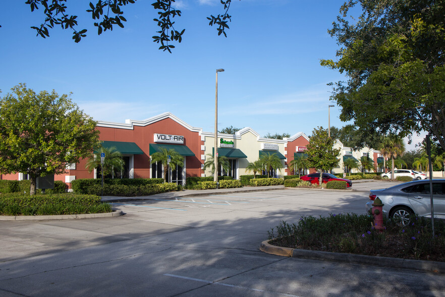 2132-2180 Central Florida Park, Orlando, FL à vendre - Photo du bâtiment - Image 1 de 1