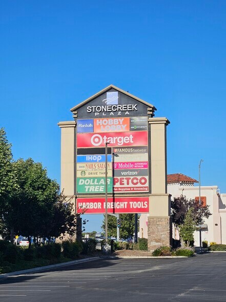 1349 W Pacheco Blvd, Los Banos, CA à vendre - Photo du bâtiment - Image 2 de 6