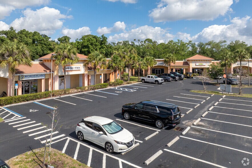 5781-5783 Bayshore Rd, North Fort Myers, FL à louer - Photo du bâtiment - Image 2 de 8