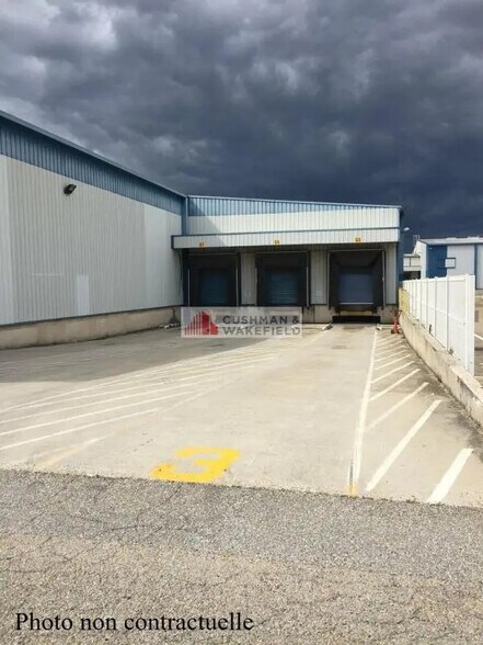Flex in Tarascon for lease - Building Photo - Image 3 of 3
