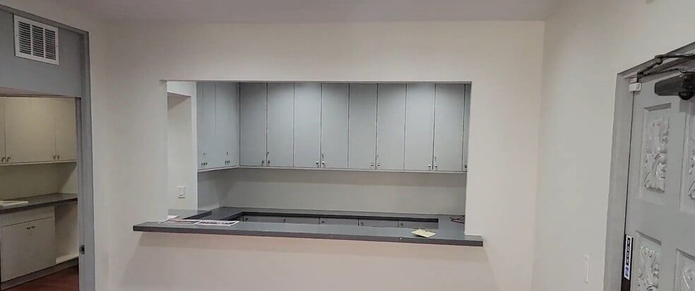 3231 Waring Ct, Oceanside, CA for sale - Interior Photo - Image 3 of 24