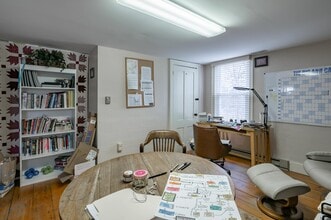 2 Ash St, Hollis, NH à louer Photo intérieure- Image 1 de 8