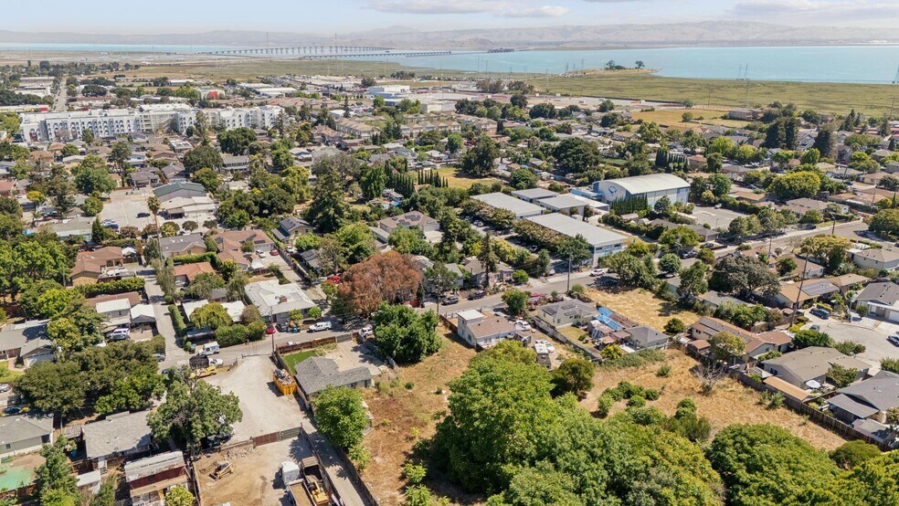 990 Garden St, East Palo Alto, CA à vendre - Photo du bâtiment - Image 3 de 6