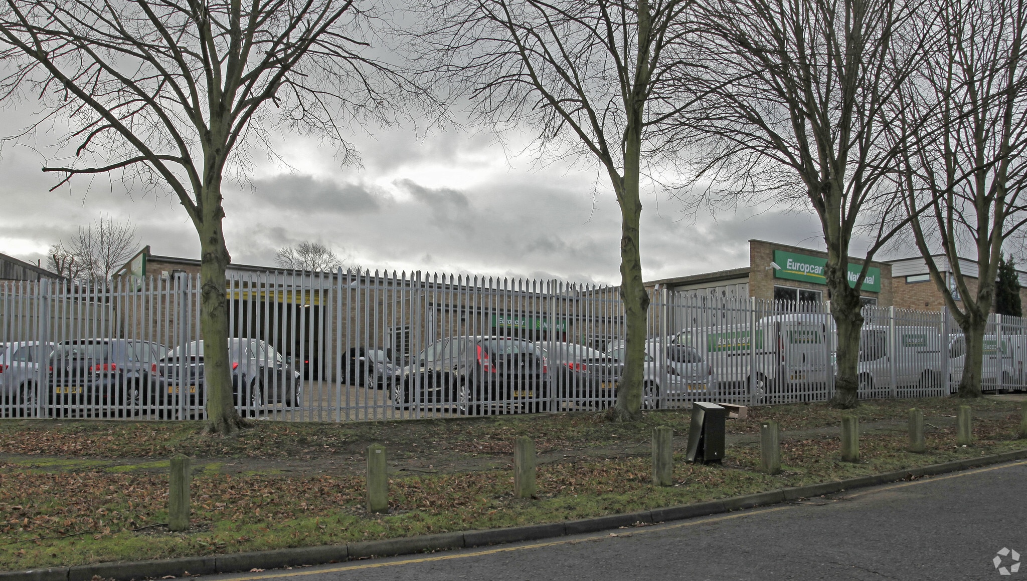 39 Crompton Rd, Stevenage for lease Primary Photo- Image 1 of 4