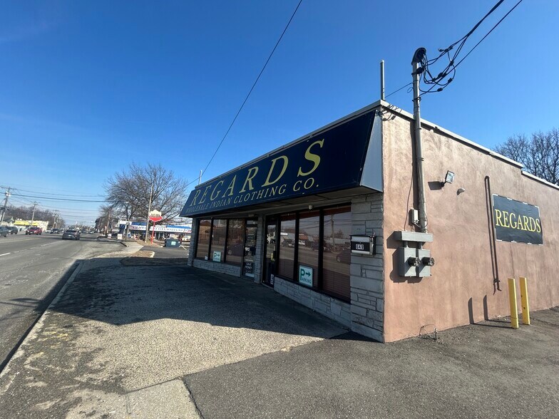 648 Montauk Hwy, Copiague, NY à vendre - Photo du bâtiment - Image 2 de 6