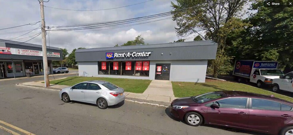 2-32C Wheeler Rd, Central Islip, NY à louer - Photo du bâtiment - Image 2 de 6