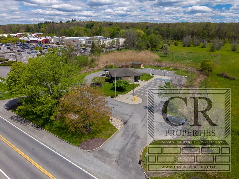 6708 Route 9, Rhinebeck, NY à louer - Photo du bâtiment - Image 3 de 41