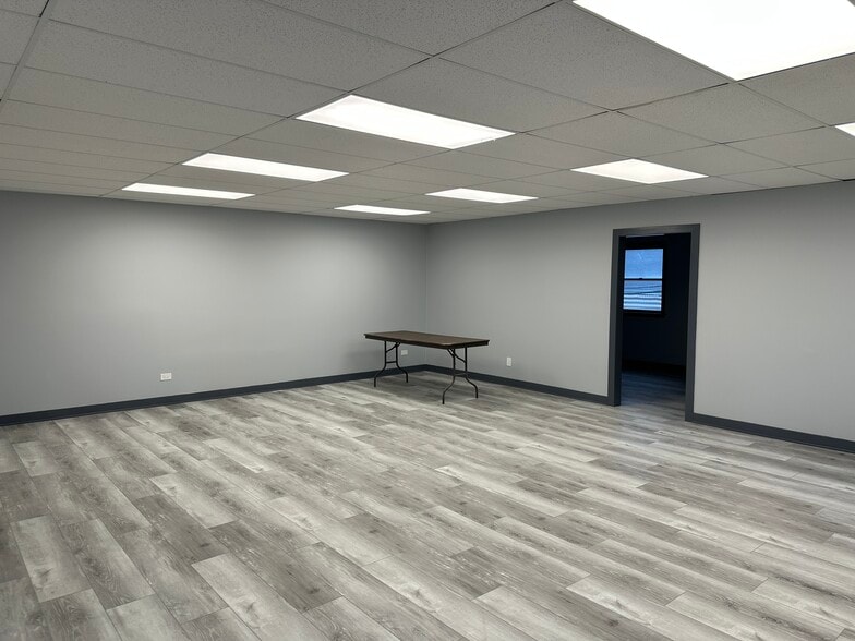 410 Elgin Ave, Forest Park, IL for lease - Building Photo - Image 2 of 9