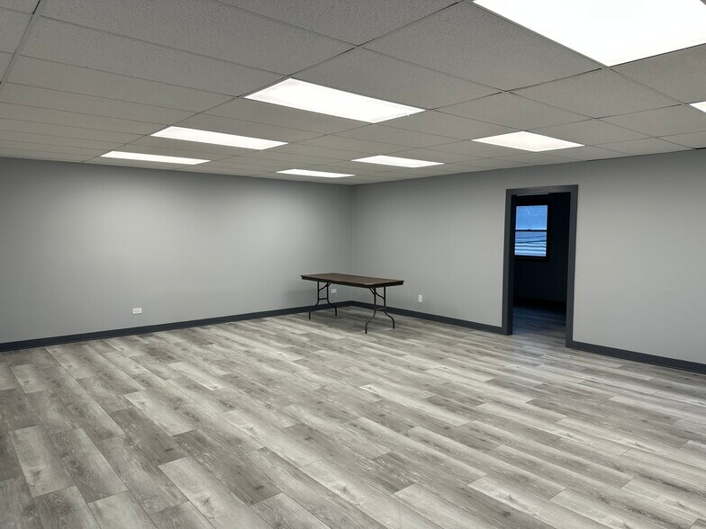 410 Elgin Ave, Forest Park, IL à louer - Photo du bâtiment - Image 2 de 9