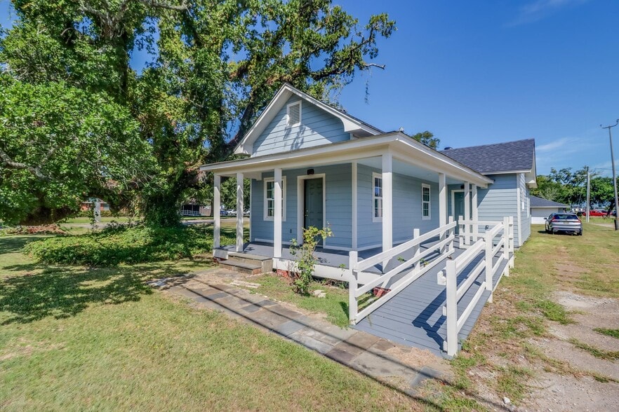 228 E Railroad St, Long Beach, MS for sale - Primary Photo - Image 1 of 21