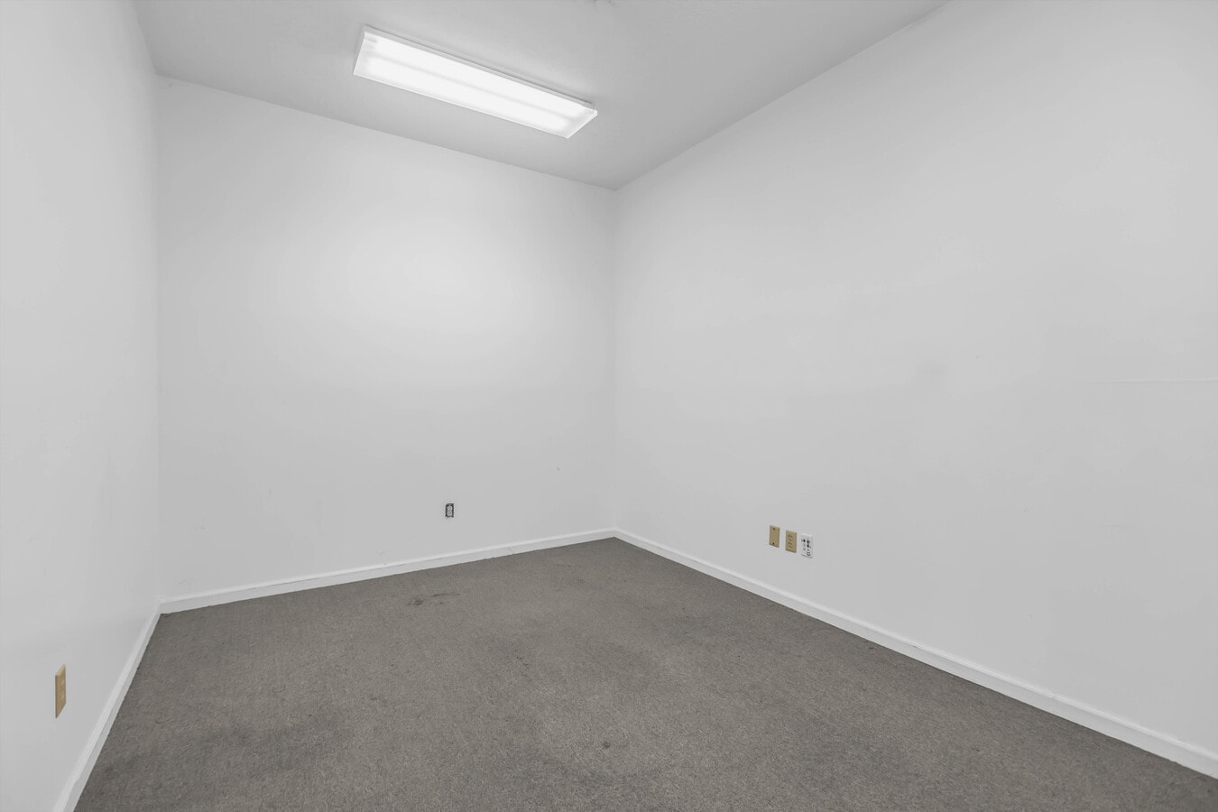 5 Industrial Park Dr, Hendersonville, TN 37075 - Unité 1 -  - Photo intérieure - Image 1 of 32