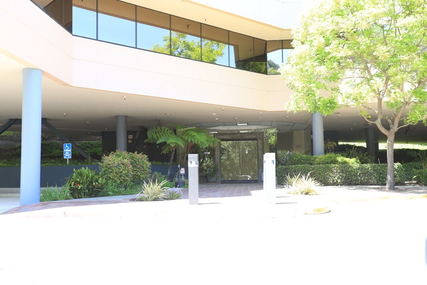1401 Los Gamos Rd, San Rafael, CA for lease - Building Photo - Image 3 of 11
