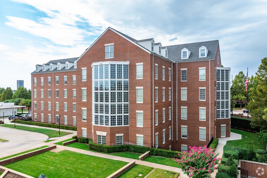 6300 N Western Ave, Oklahoma City, OK for sale - Building Photo - Image 1 of 6