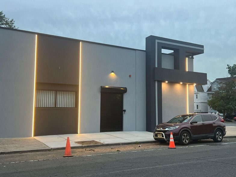 976-990 Bergen St, Newark, NJ à louer - Photo du bâtiment - Image 3 de 7