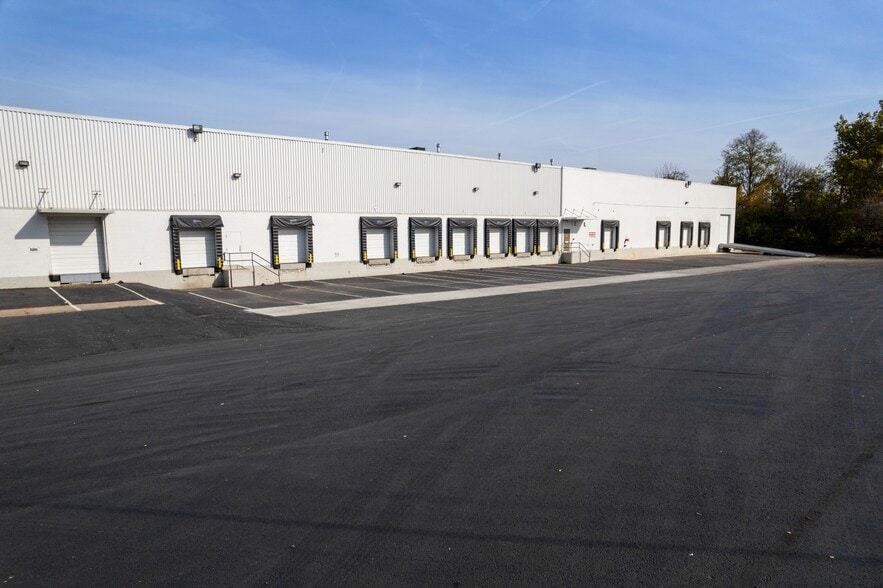 500 Terminal Rd, Camp Hill, PA for lease - Building Photo - Image 2 of 4