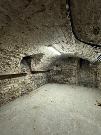 Plus de détails pour Commerce de détail à louer