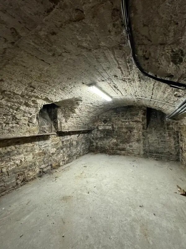 Commerce de détail dans Lyon à louer Photo du bâtiment- Image 1 de 3