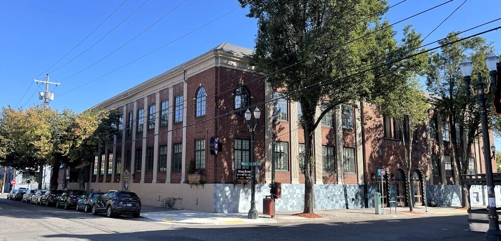 615 SE Alder St, Portland, OR à vendre - Photo du bâtiment - Image 3 de 24