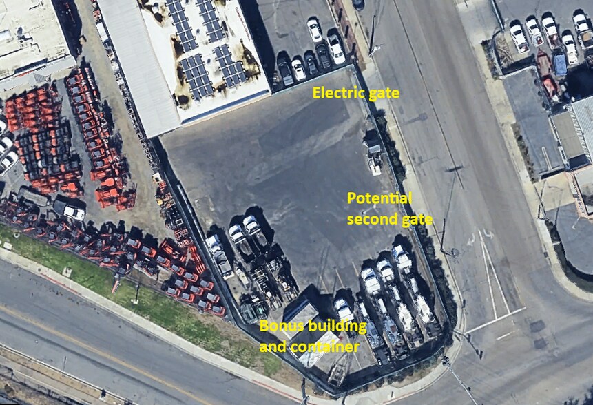 1100 W Washington Ave, Escondido, CA à louer - Photo du bâtiment - Image 2 de 4