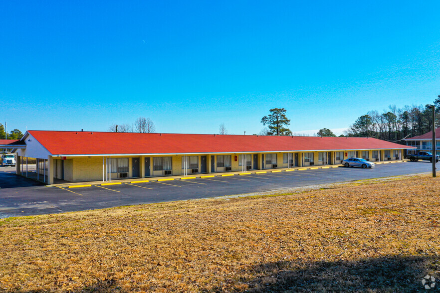 2301 Willis Rd, North Chesterfield, VA for sale - Primary Photo - Image 1 of 3