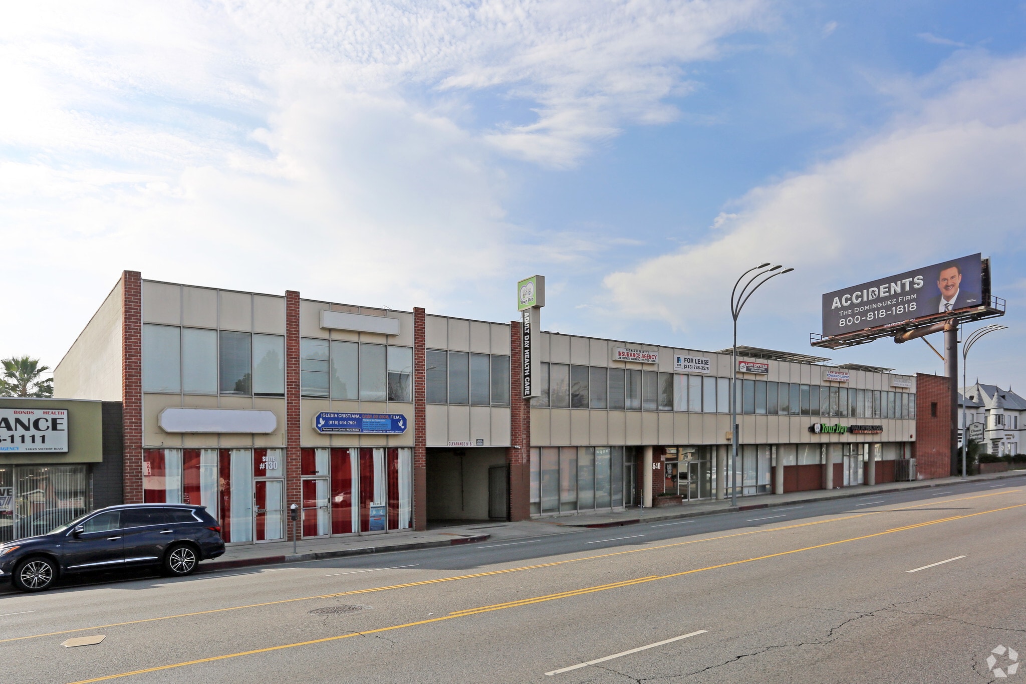 14640 Victory Blvd, Van Nuys, CA for lease Primary Photo- Image 1 of 10